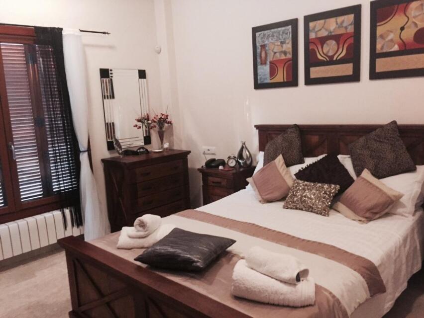 Casa Catherina Joan - El Valle Golf Resort Banos y Mendigo Eksteriør billede